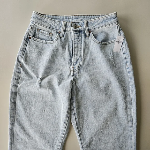 High Rise Curvy Straight Jeans - Picture 2 of 10